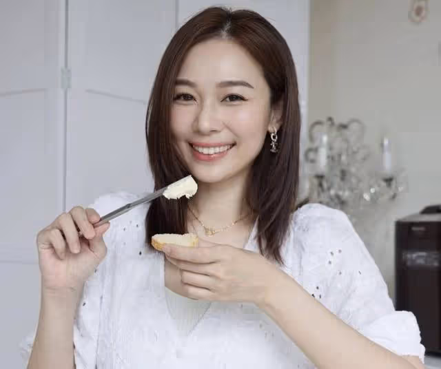 TVB前知名長腿女神低調炫富！戴百萬名牌手錶，賠錢離巢發展