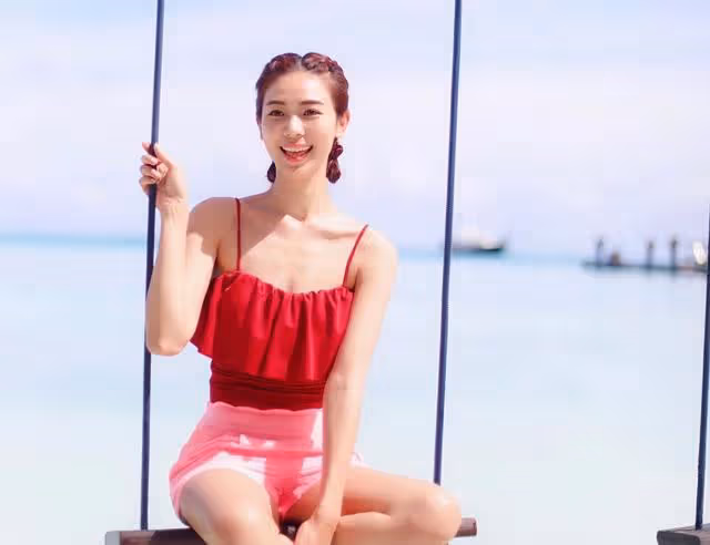 TVB前知名長腿女神低調炫富！戴百萬名牌手錶，賠錢離巢發展