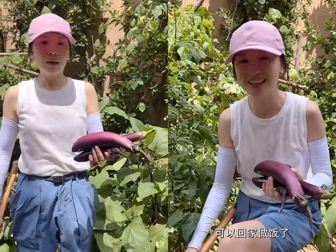 42歲董潔在院子割韭菜，徒手捉蟲子膽子大，兒子身高已超過她