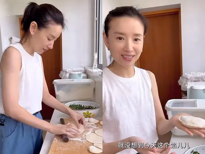 42歲董潔在院子割韭菜，徒手捉蟲子膽子大，兒子身高已超過她