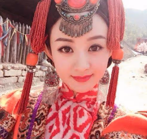 十三位古裝紅衣姑娘,趙麗穎最萌,譚松韻最可愛,迪麗熱巴最深情,楊冪傾國傾城