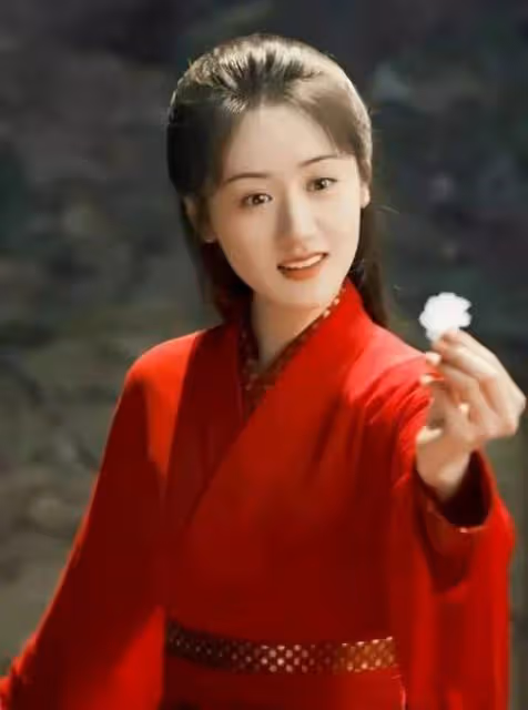 十三位古裝紅衣姑娘,趙麗穎最萌,譚松韻最可愛,迪麗熱巴最深情,楊冪傾國傾城