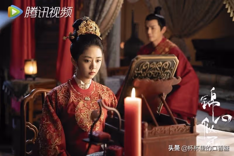 十三位古裝紅衣姑娘,趙麗穎最萌,譚松韻最可愛,迪麗熱巴最深情,楊冪傾國傾城