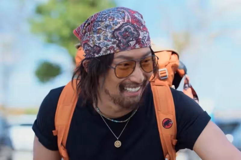 竇驍:兒時跟隨父母移民財產被偷,如今與賭王女兒相戀備婚,曾與「弟妹」奚夢瑤「剪不斷理還亂」
