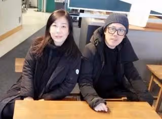 消失演藝圈3年！男星「宣布無限期停工」哽咽累了　54歲近照「曬出滿頭白髮」笑容燦爛：狀態超好