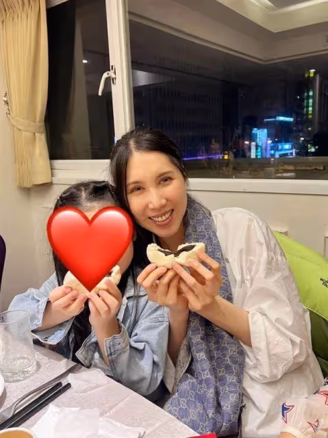 39歲女歌手余苑綺病逝,抗病8年熬70次化療,爸爸痛哭證實:可憐的孩子,就放心走吧