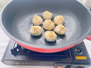 餃子皮生煎