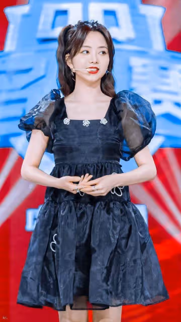 譚松韻化身為電競少女，可愛又驚豔，一手魯班瘋狂輸出