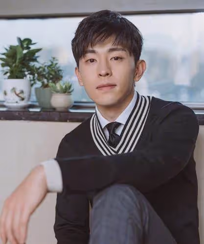 任嘉倫李易峰鄧倫許凱，這些男神最[大尺度]突破看過嗎？臉紅了沒有