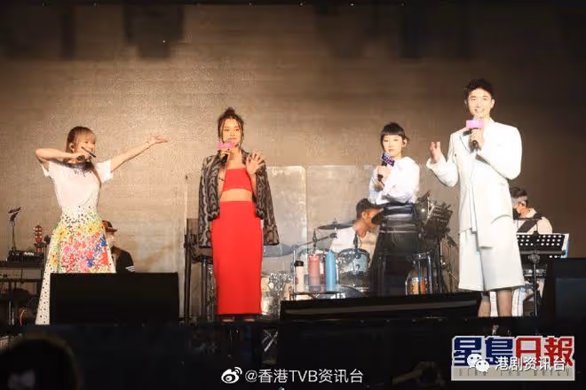 炎明熹拍住老師JW開網上音樂會!一口氣唱近10首歌搞到聲沙沙