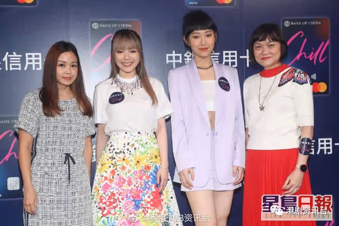 炎明熹拍住老師JW開網上音樂會!一口氣唱近10首歌搞到聲沙沙
