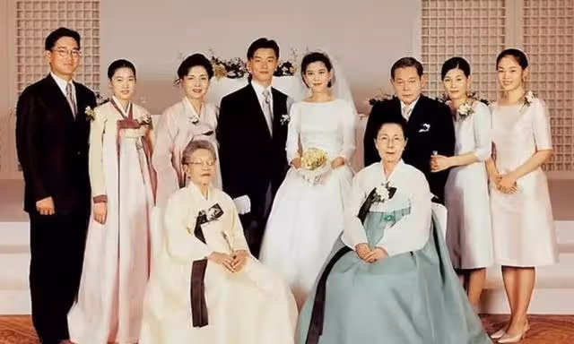 為爭家產慫恿親妹嫁保安,變賣李富真產業,對妻子家族落井下石?