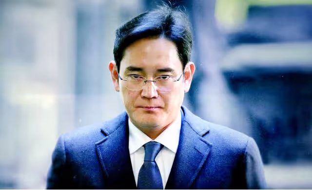 為爭家產慫恿親妹嫁保安，變賣李富真產業，對妻子家族落井下石？