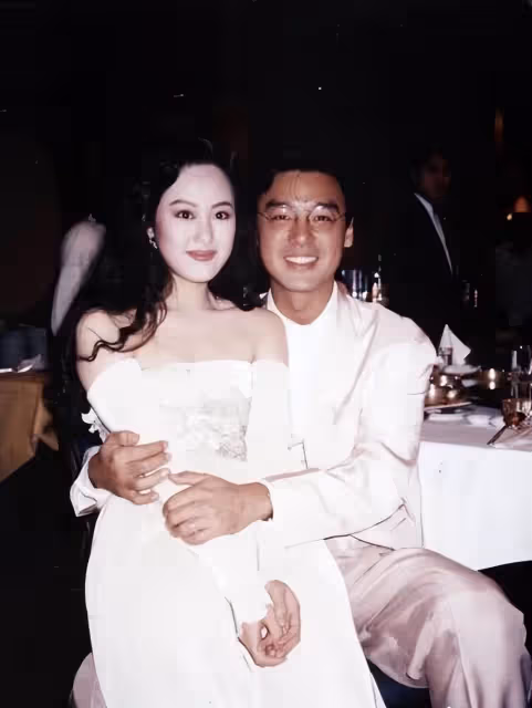 58歲的章小蕙有多會穿？微胖穿衣簡約不扮嫩，自然老去的樣子真美