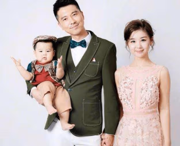 她是娛樂圈最乾淨女演員，丈夫為她拒接吻戲，如今35歲像18歲少女