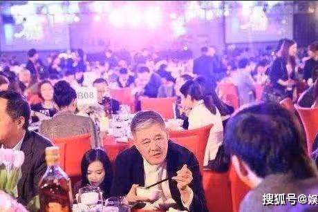 成龍：我生日三百人到場，曾志偉：我七百人，周星馳：我咋說！