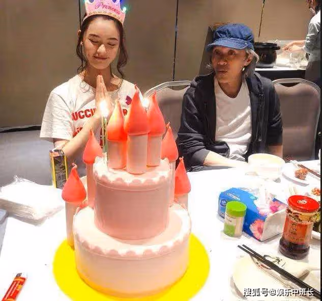 成龍：我生日三百人到場，曾志偉：我七百人，周星馳：我咋說！