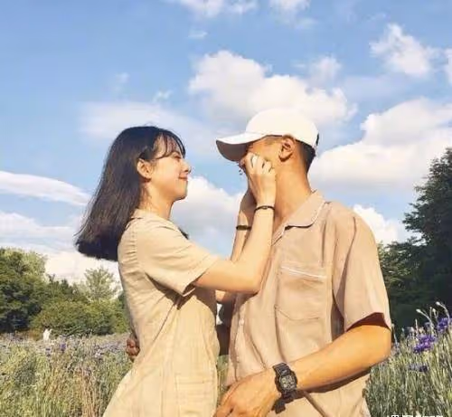 老公加班,在閨蜜家看到一雙男鞋,我怒扇閨蜜,得知真相,我笑了