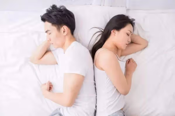 結婚8年後,我和老婆成了「四無」夫妻:無愛、無話、無錢、無激情