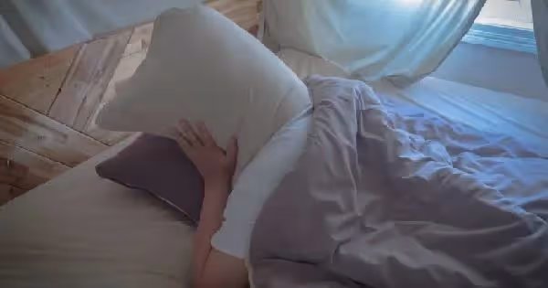 婚後住婆家「小叔每天睡一起」!人妻崩潰:出遊還要跟公婆同房