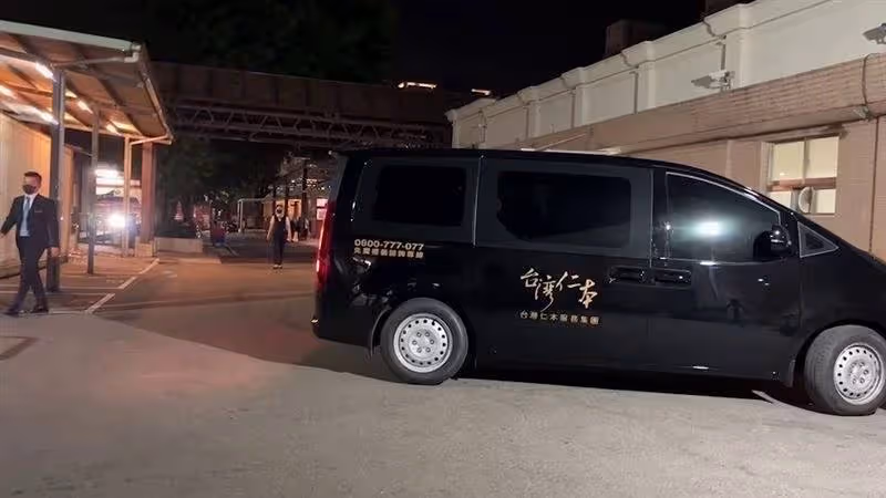 39歲余苑綺因癌症去世,抗癌八年化療七十多次,給子女親筆信曝光