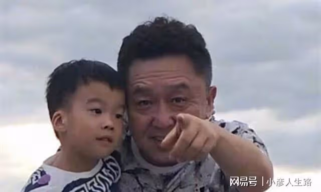 德雲社于謙發文,曬小兒子的日常,評論區畫風卻集體跑偏