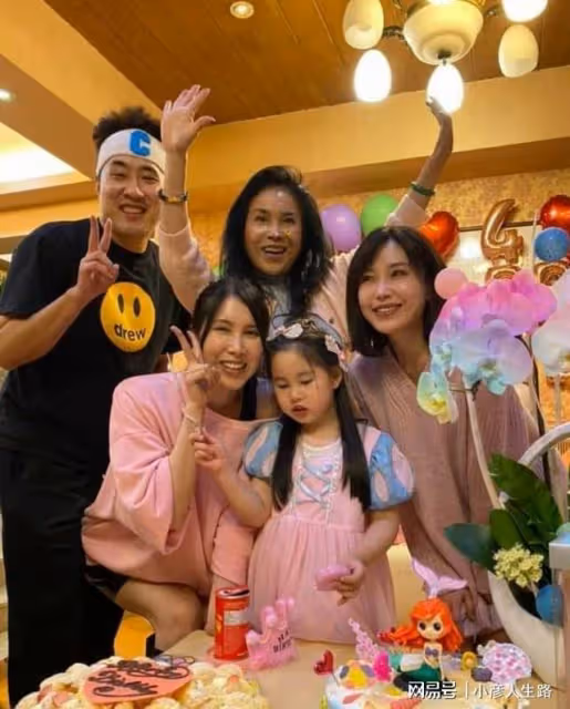 39歲余苑綺抗癌八年去世,丈夫自責讓她生二胎,將獨自帶娃不再婚