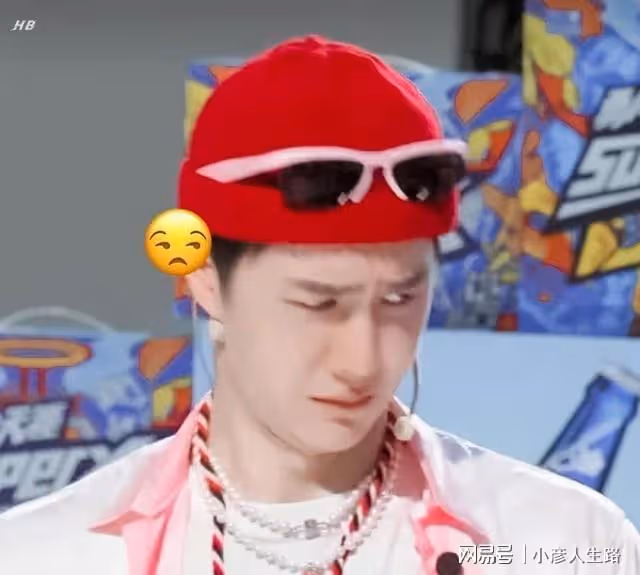 王一博劇透央視秋晚,帶來一首溫馨的歌曲,舞台充滿科技感