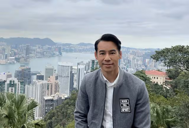 恭喜!TVB知名男星曝15歲兒子有交往對象,不介意兒媳婦是外國人