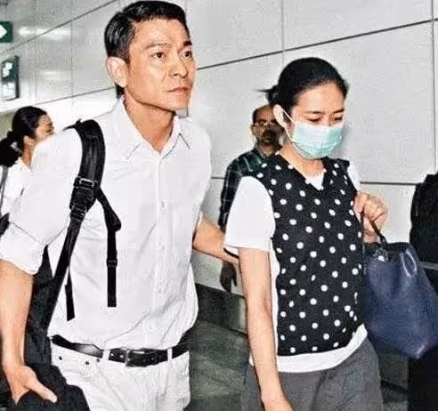 她陪了劉德華25年，41歲仍未婚，眼睜睜看著心愛的他娶了別人！