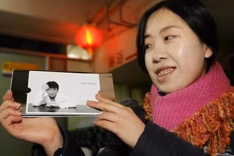 她陪了劉德華25年,41歲仍未婚,眼睜睜看著心愛的他娶了別人!