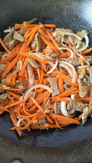 獨家秘制新疆牛肉抓飯
