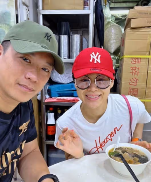 胡杏兒放假回家多約會！陪老公孩子享受家庭樂，三個兒子「模樣」如復制粘貼