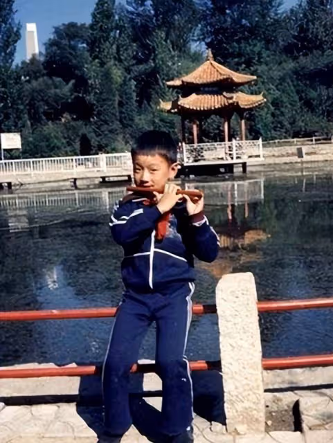 為何一夜成名的佟大為，15年一夜清白，獨自寵著關悅？