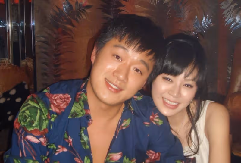 為何一夜成名的佟大為，15年一夜清白，獨自寵著關悅？