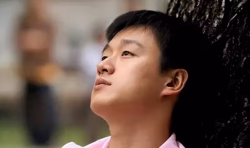 為何一夜成名的佟大為，15年一夜清白，獨自寵著關悅？