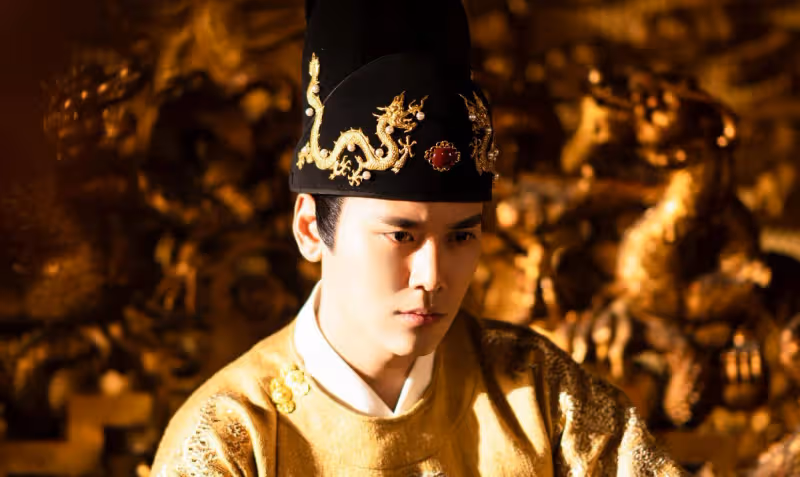 蔡恆:出道已經11年不紅了,他和魏大勛是同學,也是電影男主《雲南蟲谷》