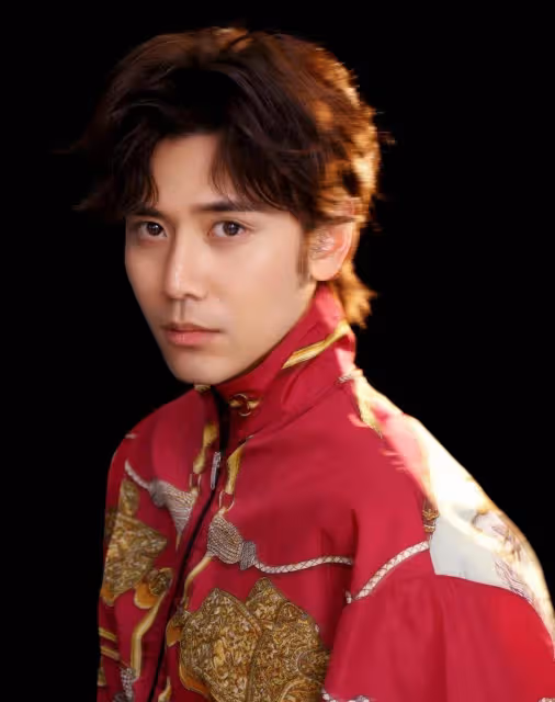 蔡恆:出道已經11年不紅了,他和魏大勛是同學,也是電影男主《雲南蟲谷》