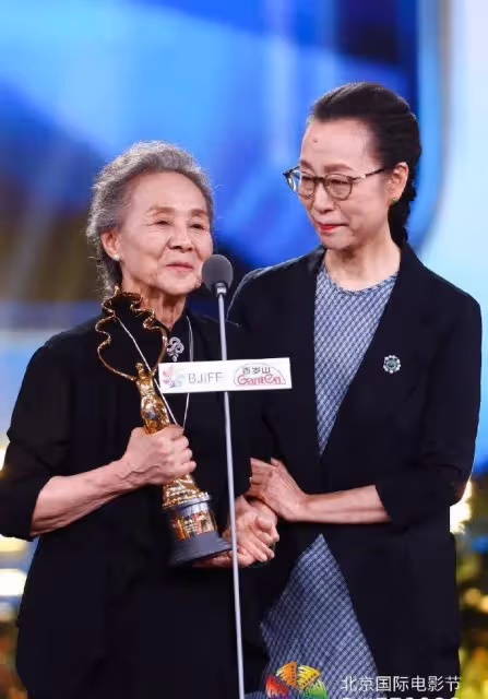 第十二屆北影 最深刻的就是奶奶團了吧 吳彥姝女士天壇獎
