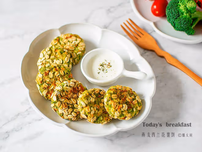 健康輕食｜燕麥西蘭花薯餅