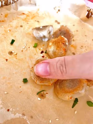 一口炫10個‼️爆汁拇指生煎｜免揉面免皮凍