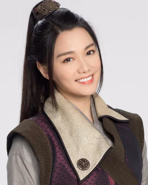 湯洛雯修圖太重手撞臉徐子珊岑麗香　馬國明慘變「歪嘴面癱」