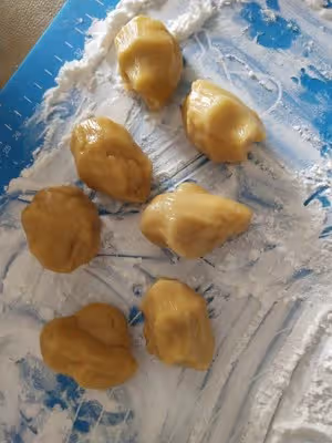 廣式豆沙蛋黃月餅（新手一次成功）