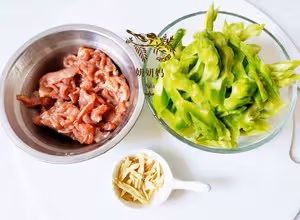 花甲苦瓜湯🍲靚湯不用老火 快手鮮味滿口回甘 特別適合上班一族！