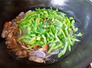 花甲苦瓜湯🍲靚湯不用老火 快手鮮味滿口回甘 特別適合上班一族！