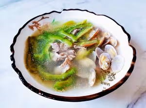 花甲苦瓜湯🍲靚湯不用老火 快手鮮味滿口回甘 特別適合上班一族！