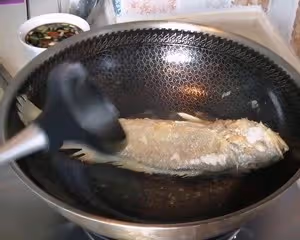 不粘鍋！簡單快手！紅燒黃花魚