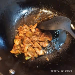 尖椒炒肉（爆下飯）