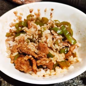 尖椒炒肉（爆下飯）
