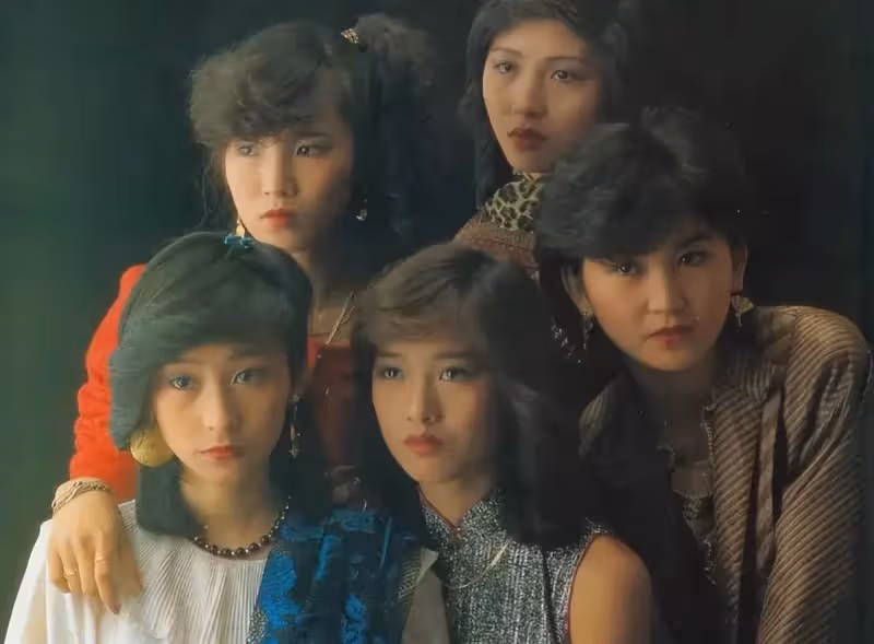 溫碧霞：被婆家嫌棄，卻能立足豪門22年，她嫁了一個好老公
